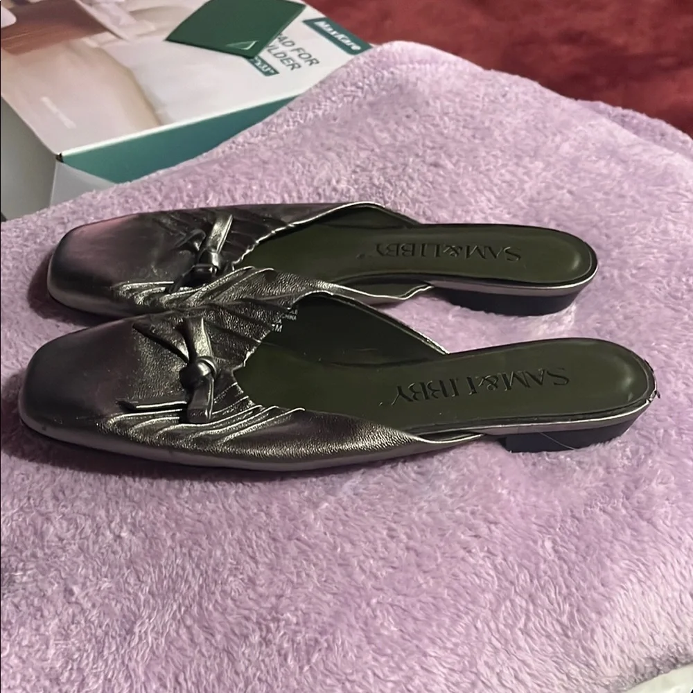 Sam & Libby Silver Mules - Picture 4 of 7